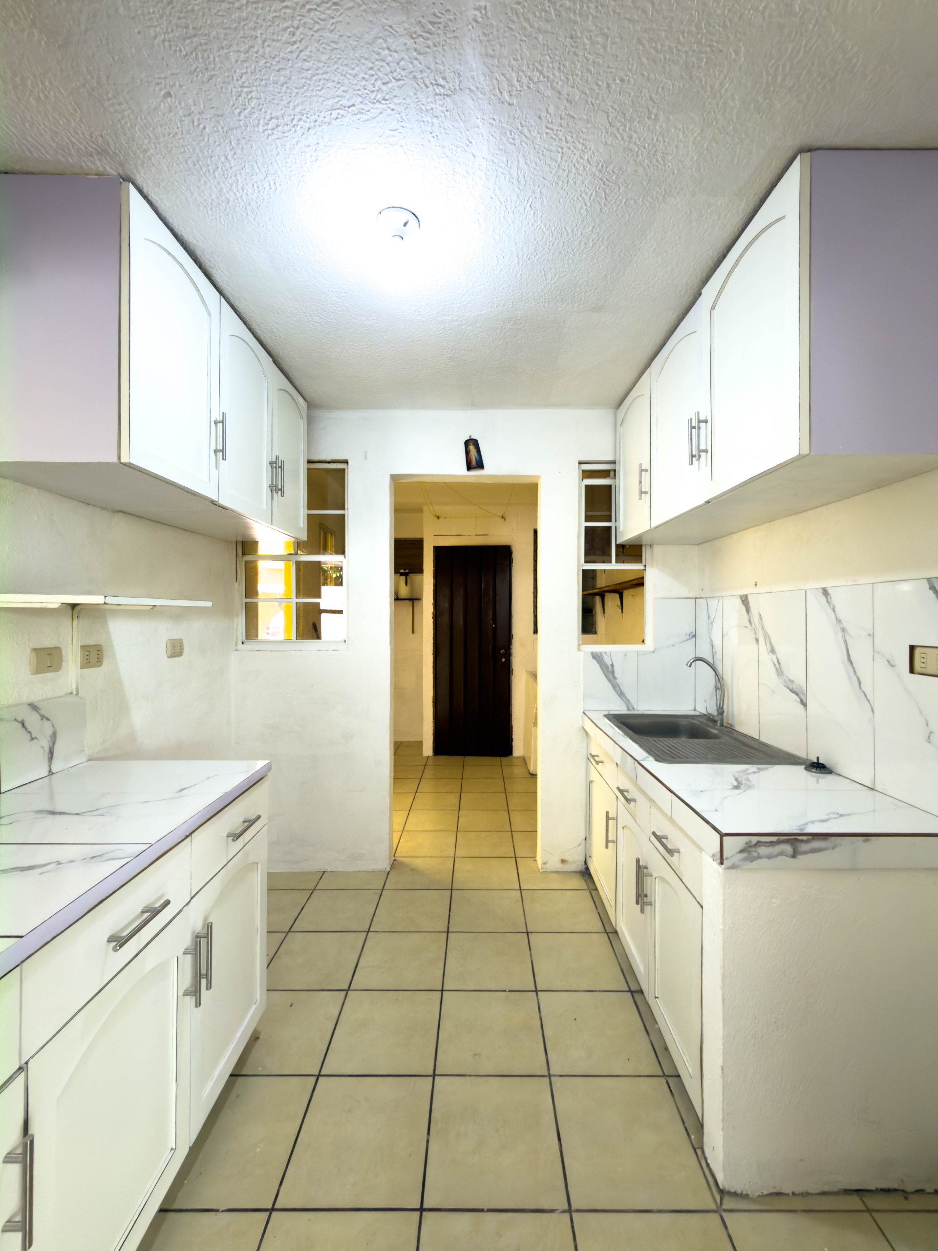CASA RESIDENCIAL EN BOSQUES DE LA CASTELLANA, CARRETERA A PLANES DE RENDEROS, SAN SALVADOR