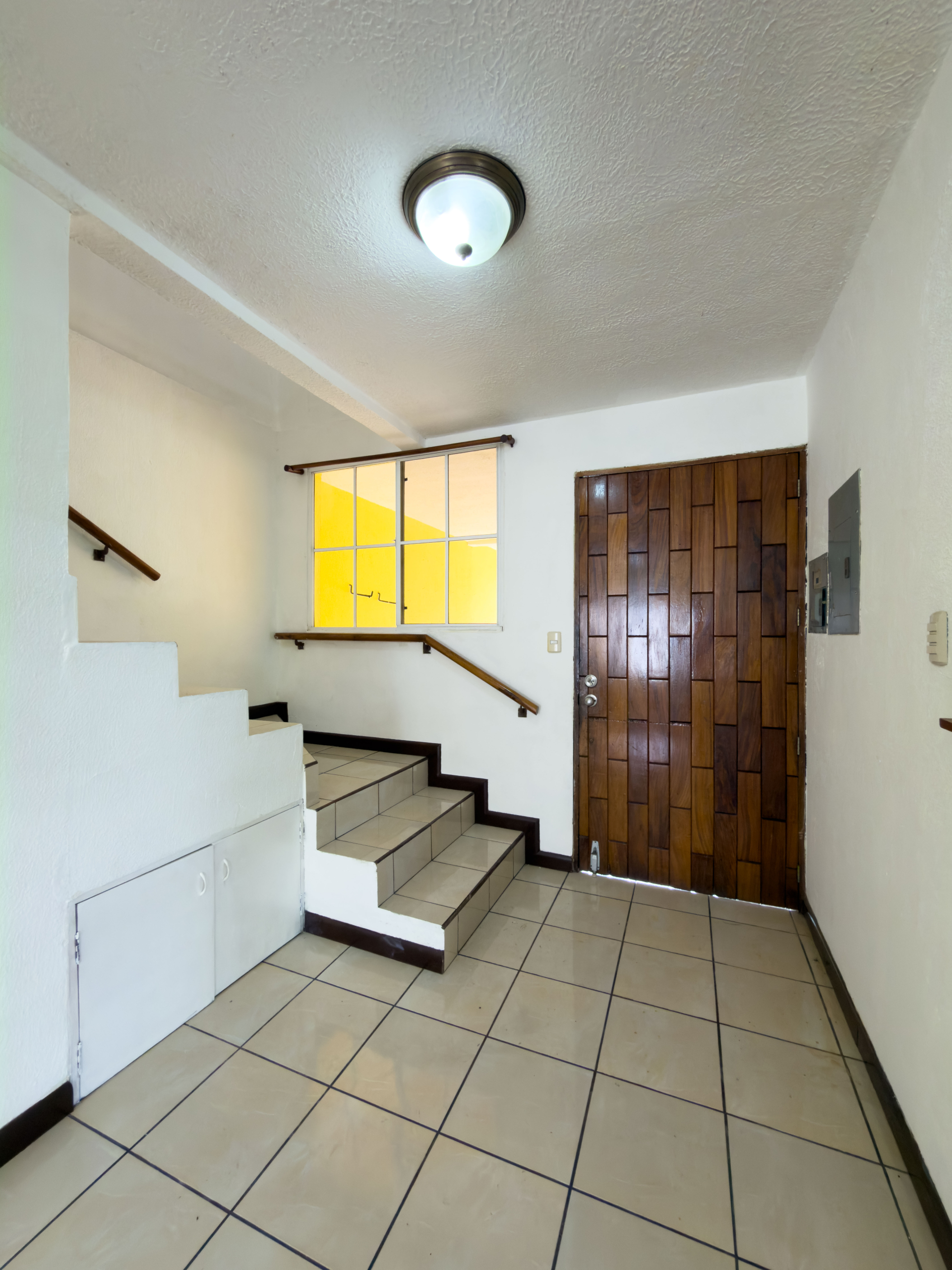 CASA RESIDENCIAL EN BOSQUES DE LA CASTELLANA, CARRETERA A PLANES DE RENDEROS, SAN SALVADOR
