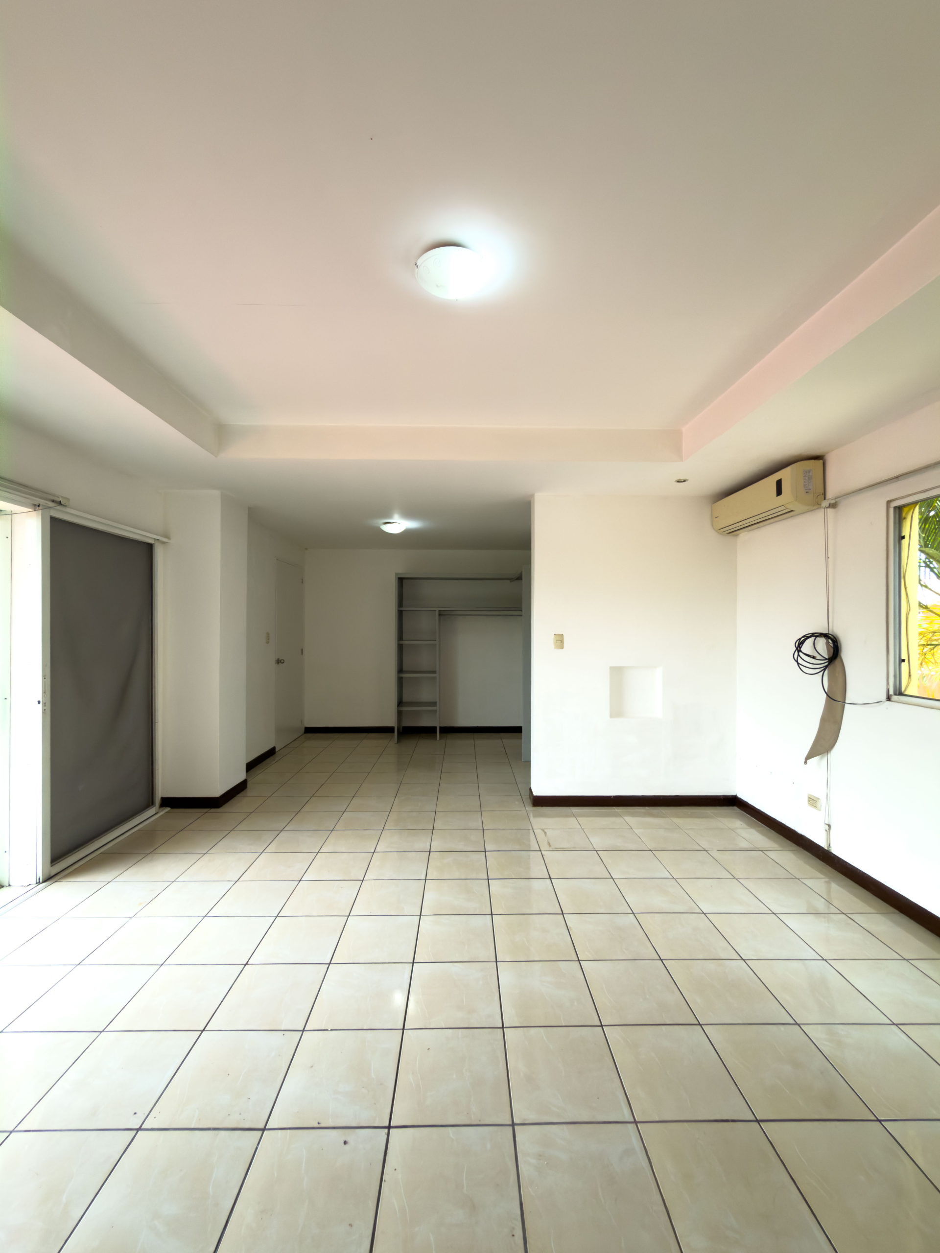 CASA RESIDENCIAL EN BOSQUES DE LA CASTELLANA, CARRETERA A PLANES DE RENDEROS, SAN SALVADOR