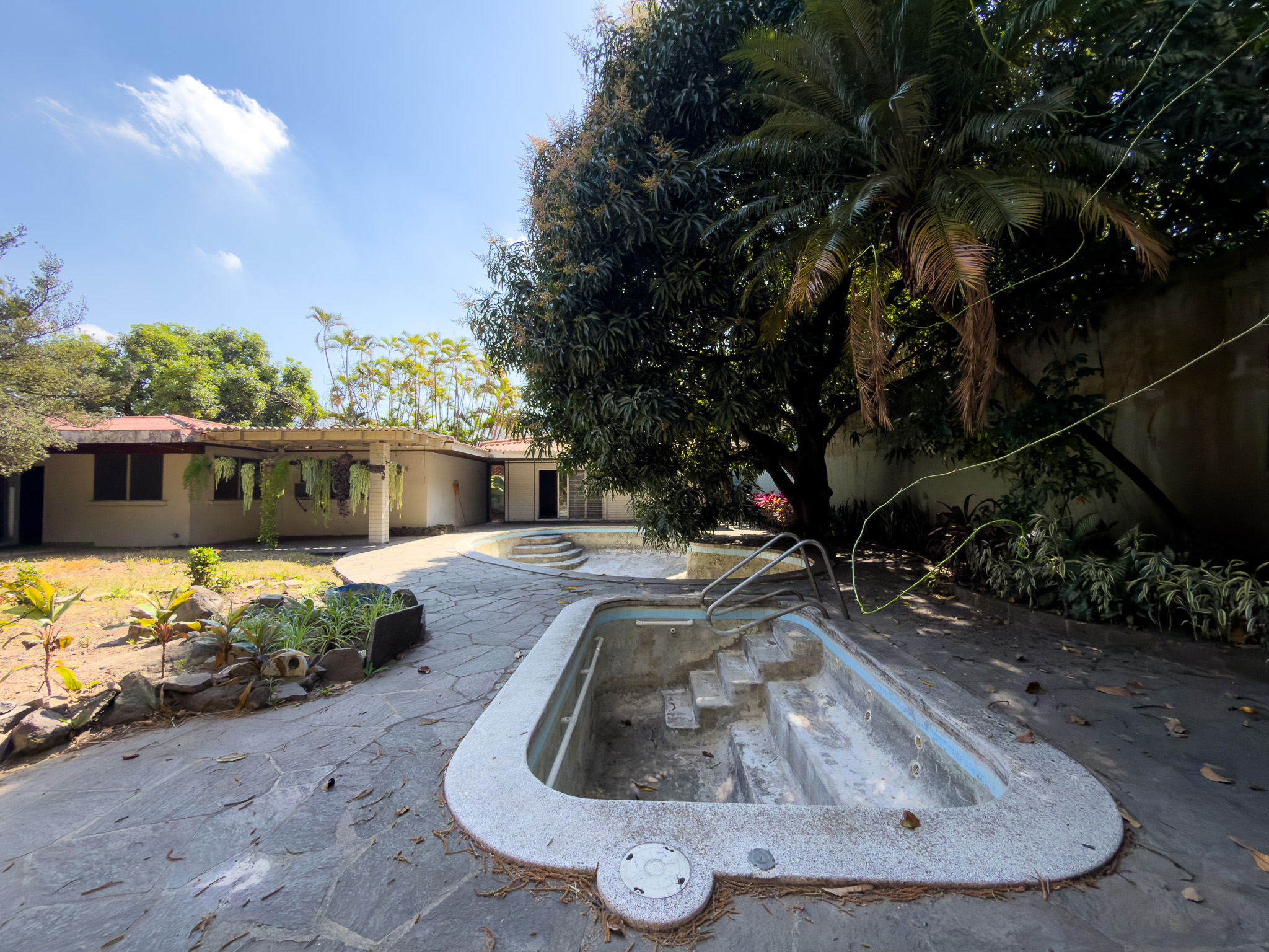 PROPIEDAD PARA DESARROLLO INMOBILIARIO EN AV. OLÍMPICA, COLONIA ESCALÓN, SAN SALVADOR