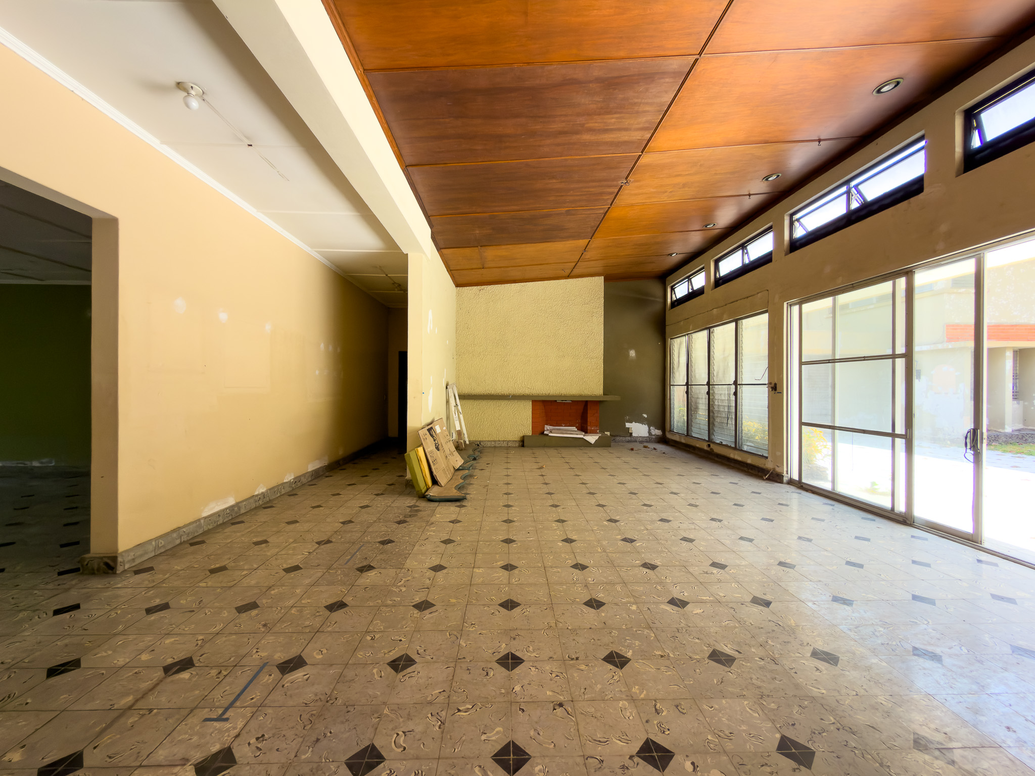 PROPIEDAD PARA DESARROLLO INMOBILIARIO EN AV. OLÍMPICA, COLONIA ESCALÓN, SAN SALVADOR