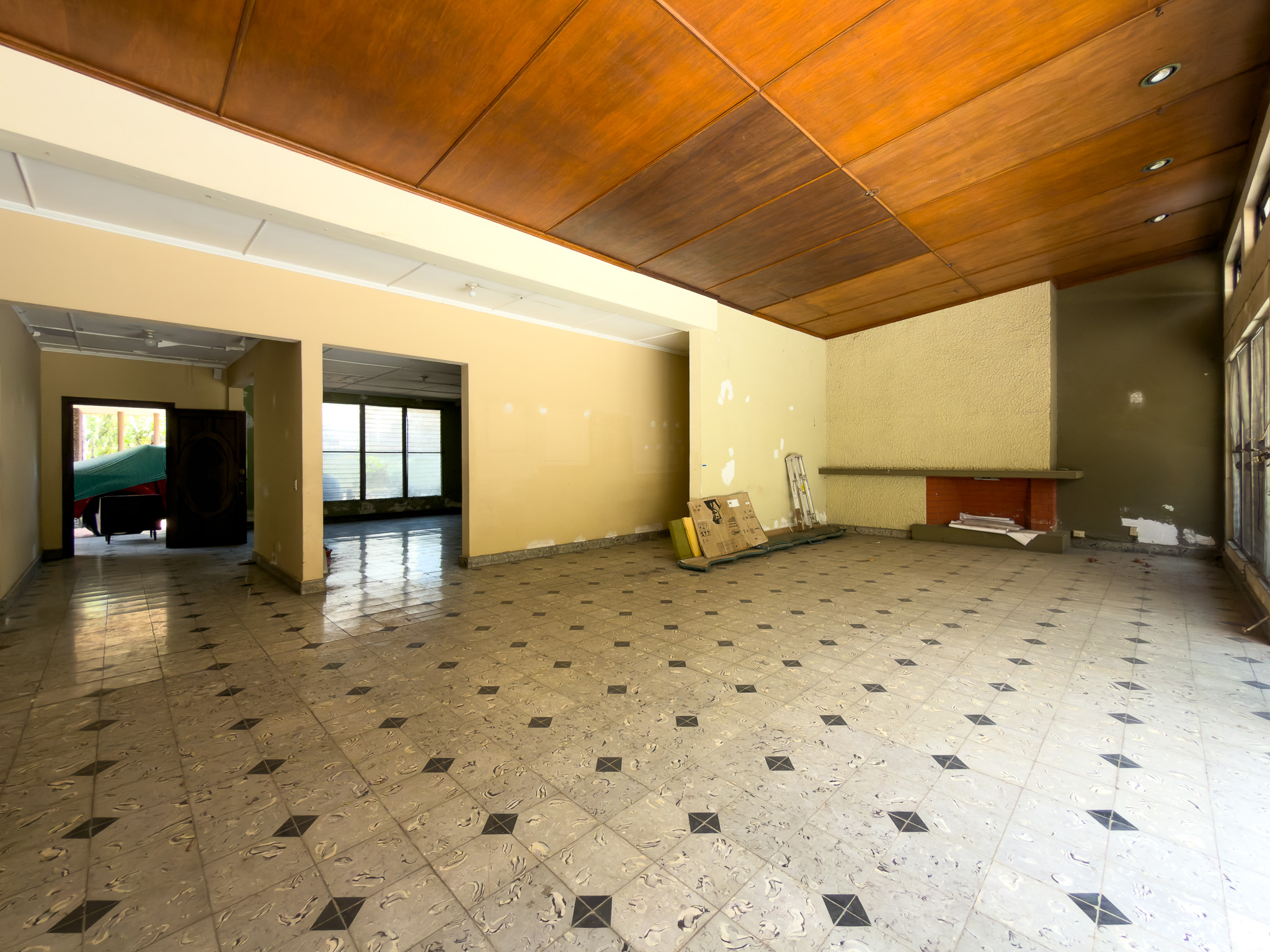 PROPIEDAD PARA DESARROLLO INMOBILIARIO EN AV. OLÍMPICA, COLONIA ESCALÓN, SAN SALVADOR