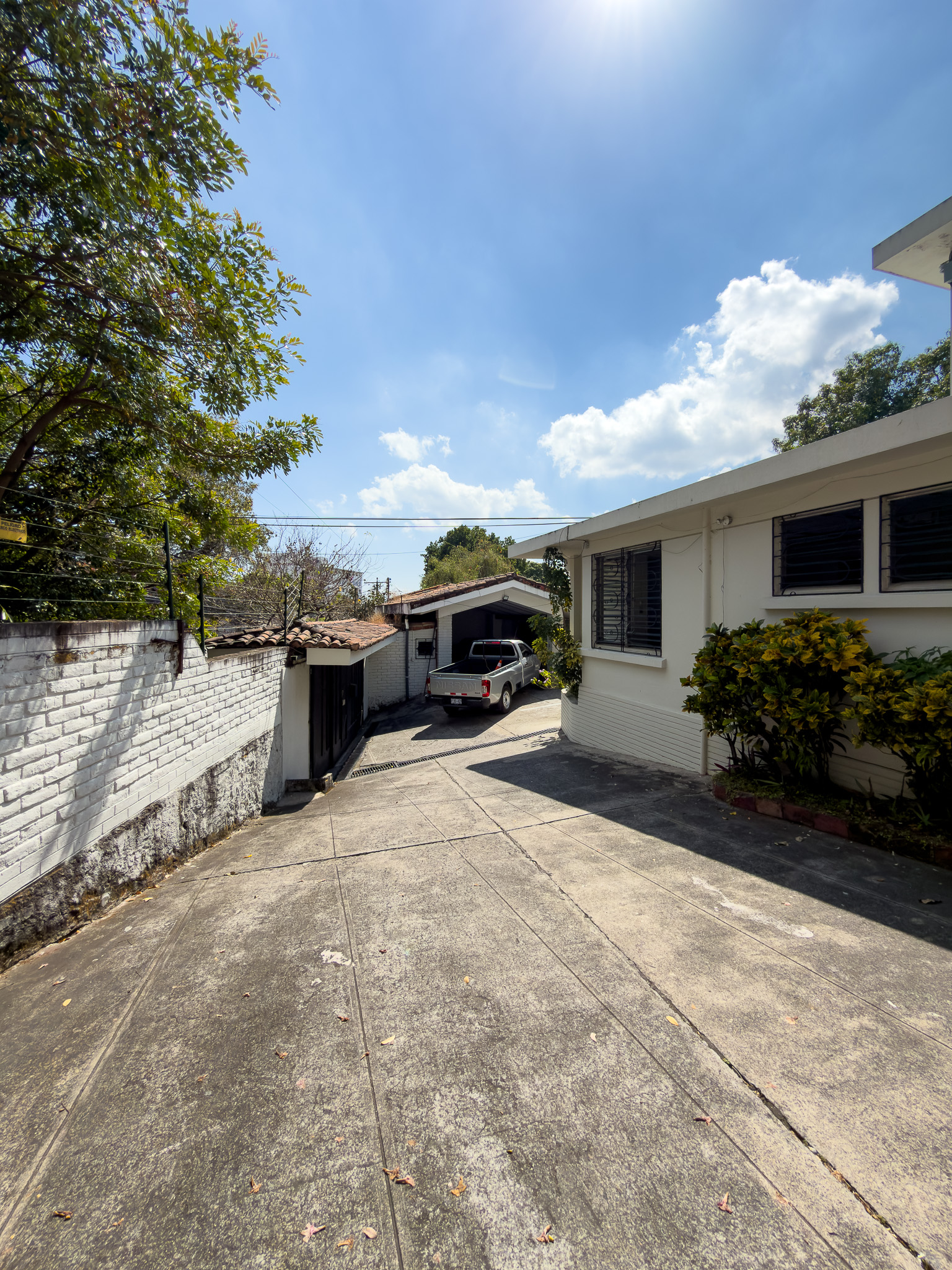 PROPIEDAD PARA DESARROLLO INMOBILIARIO EN AV. OLÍMPICA, COLONIA ESCALÓN, SAN SALVADOR