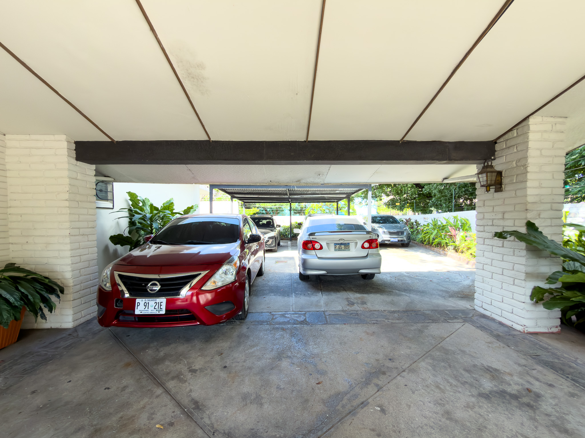 PROPIEDAD PARA DESARROLLO INMOBILIARIO EN AV. OLÍMPICA, COLONIA ESCALÓN, SAN SALVADOR