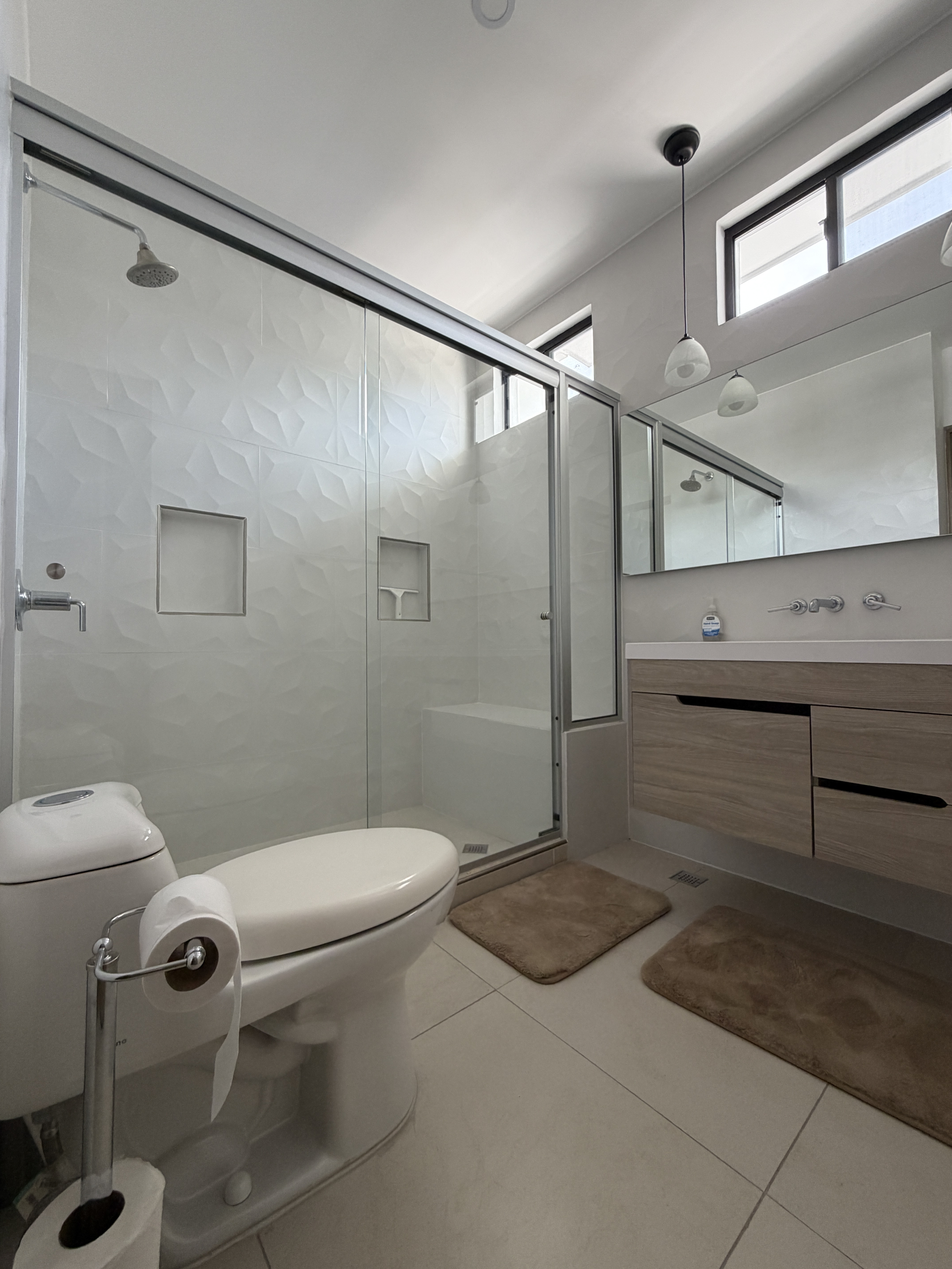 RESIDENCIA AMUEBLADA EN ANTIBES I, COLONIA ESCALÓN, SAN SALVADOR