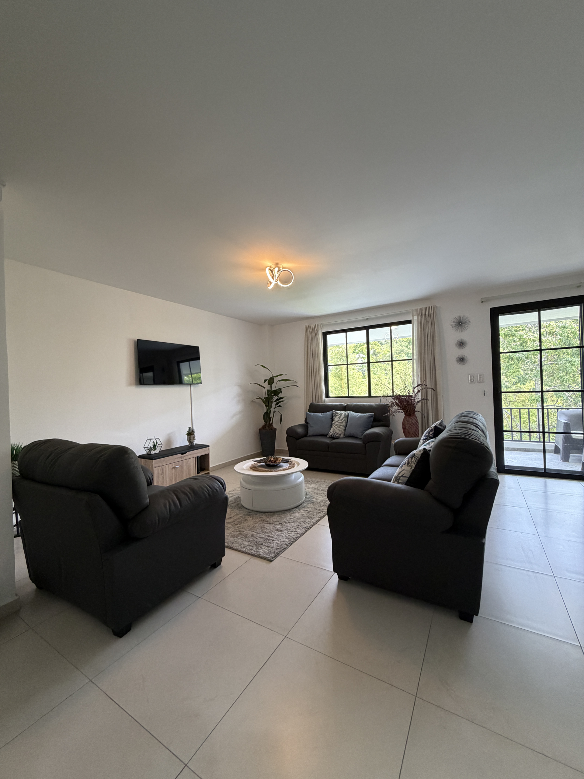 RESIDENCIA AMUEBLADA EN ANTIBES I, COLONIA ESCALÓN, SAN SALVADOR