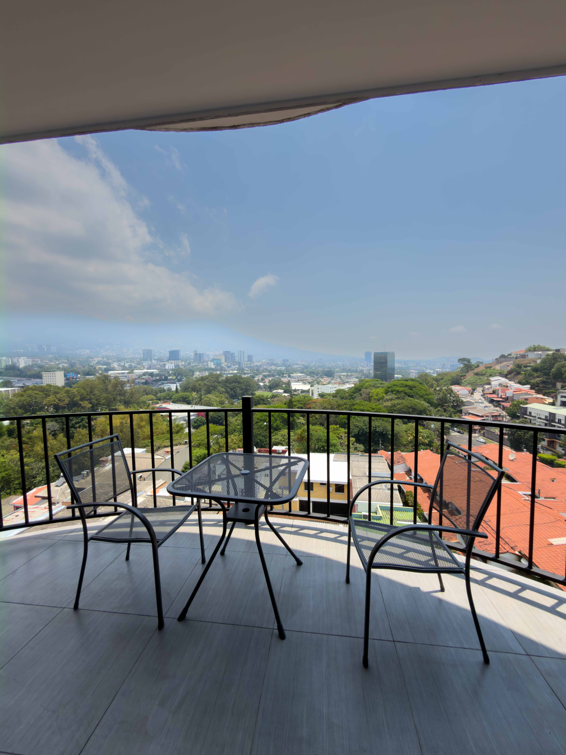 APARTAMENTO EN TORRE MALLORCA, LOMAS DE SAN FRANCISCO, SAN SALVADOR