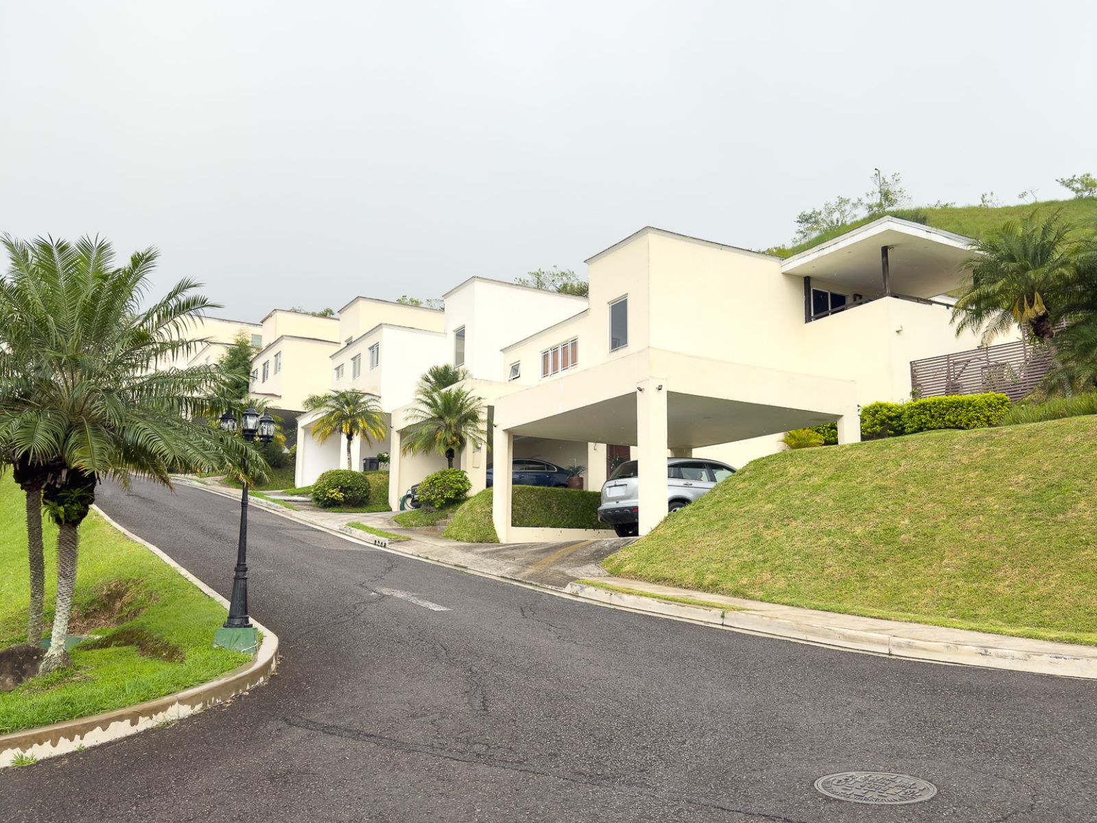 RESIDENCIA EXCLUSIVA EN NUEVO CUSCATLÁN