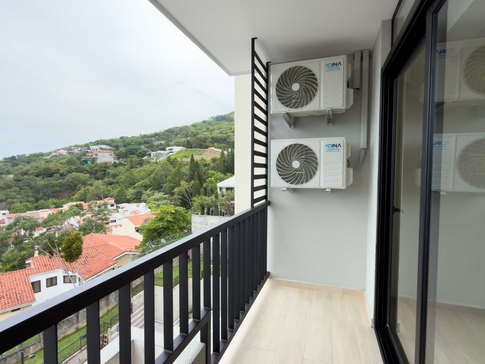 DAA851- 1 APARTAMENTO EN TORRE AVITAT DÚO NIVEL 4, COLONIA ESCALÓN, SAN SALVADOR
