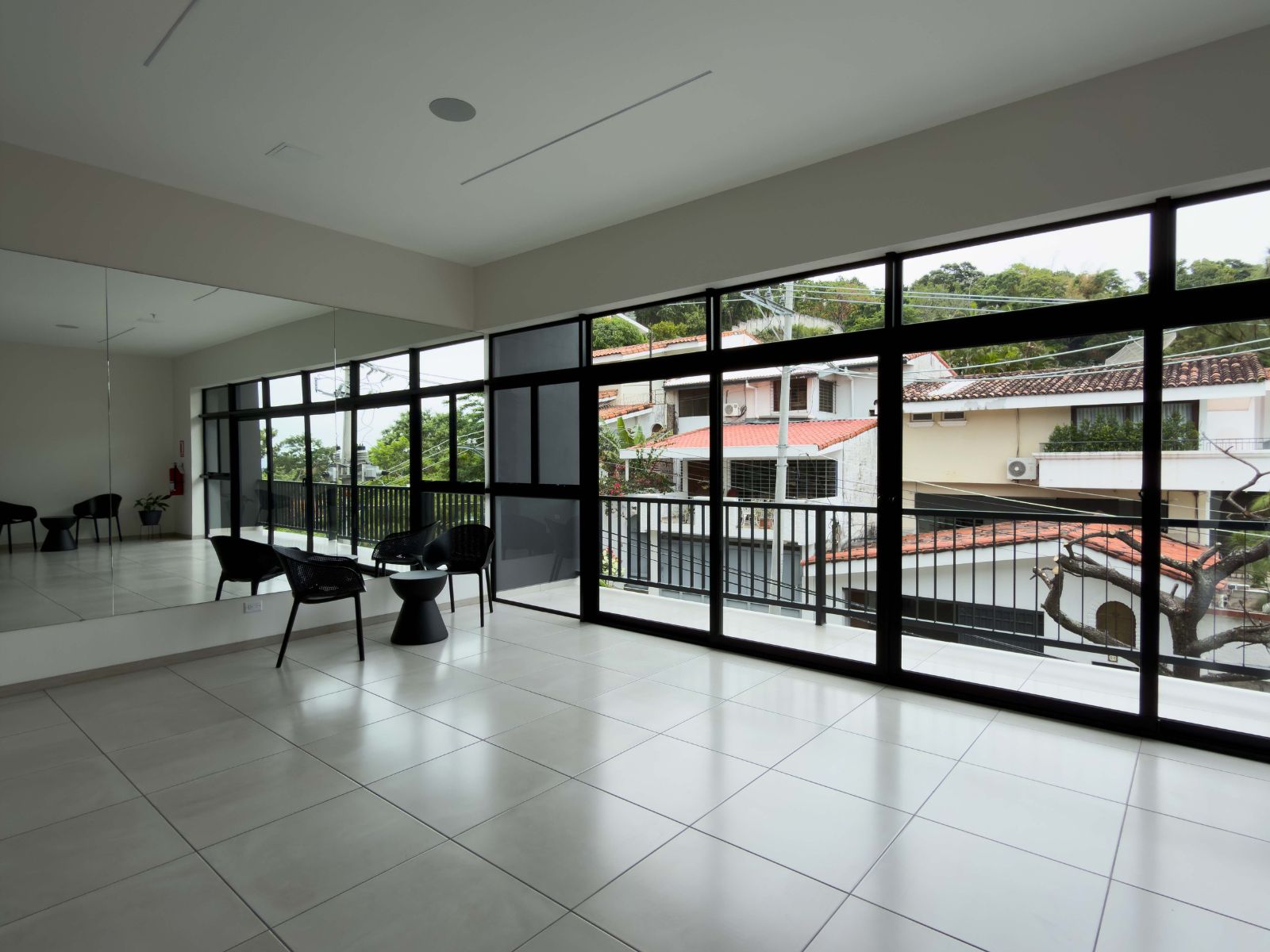 DAA852-11 APARTAMENTO EN TORRE AVITAT DÚO NIVEL 8, COLONIA ESCALÓN, SAN SALVADOR