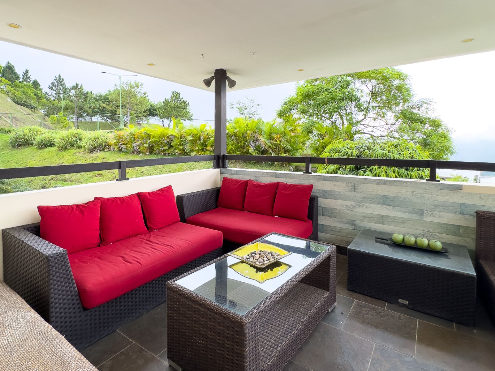 RESIDENCIA EXCLUSIVA EN NUEVO CUSCATLÁN