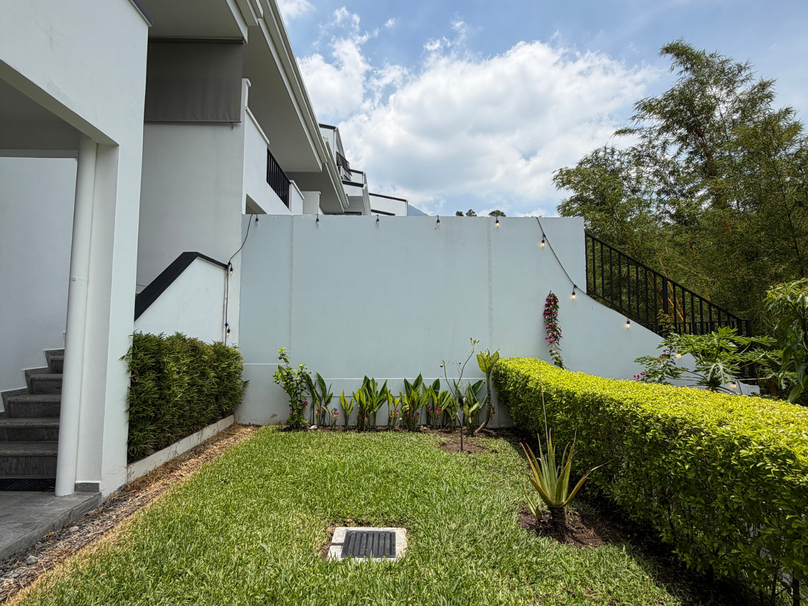DR853-12 RESIDENCIA AMUEBLADA EN ANTIBES l, COLONIA ESCALON, SAN SALVADOR
