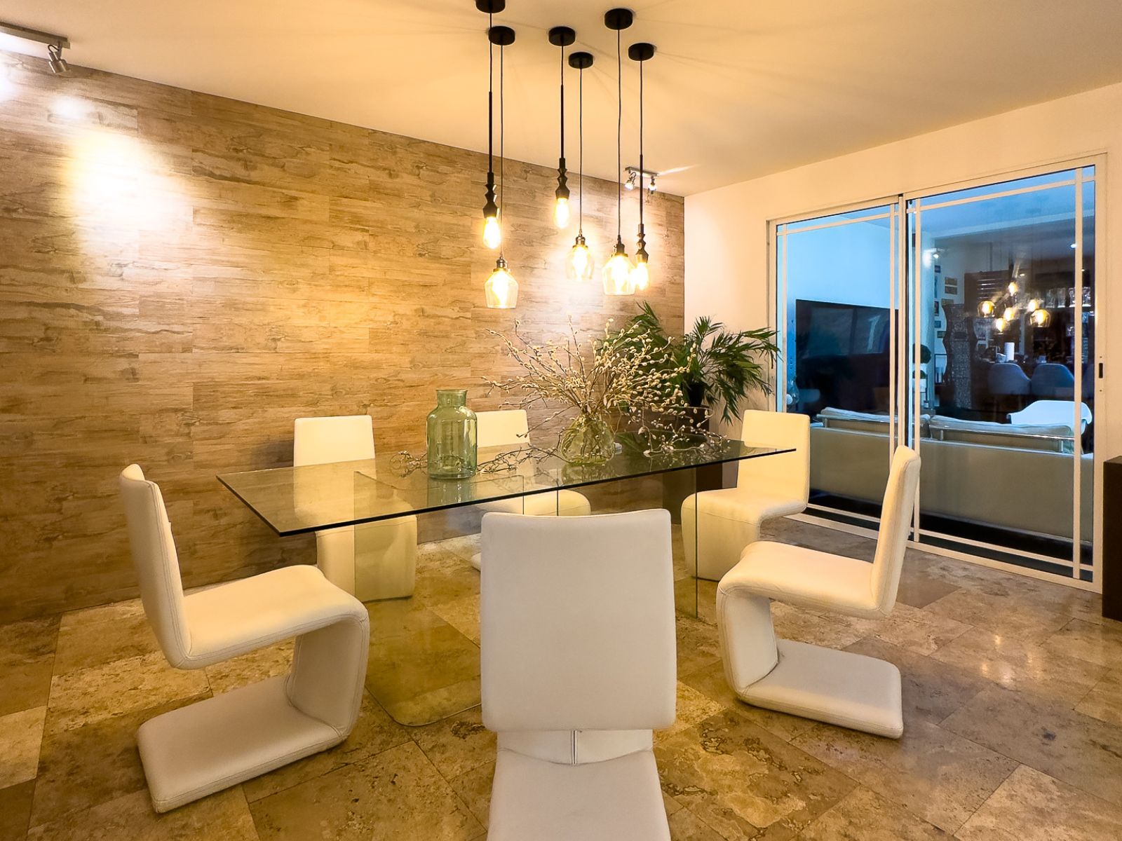 RESIDENCIA EXCLUSIVA EN NUEVO CUSCATLÁN