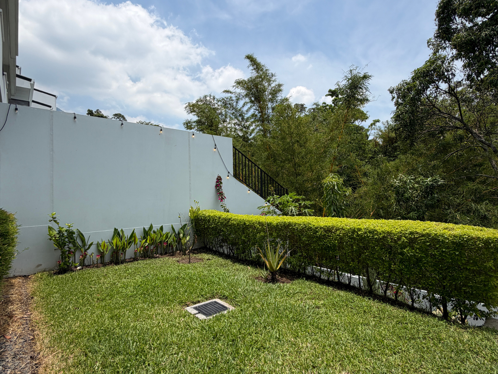 DR853-14 RESIDENCIA AMUEBLADA EN ANTIBES l, COLONIA ESCALON, SAN SALVADOR