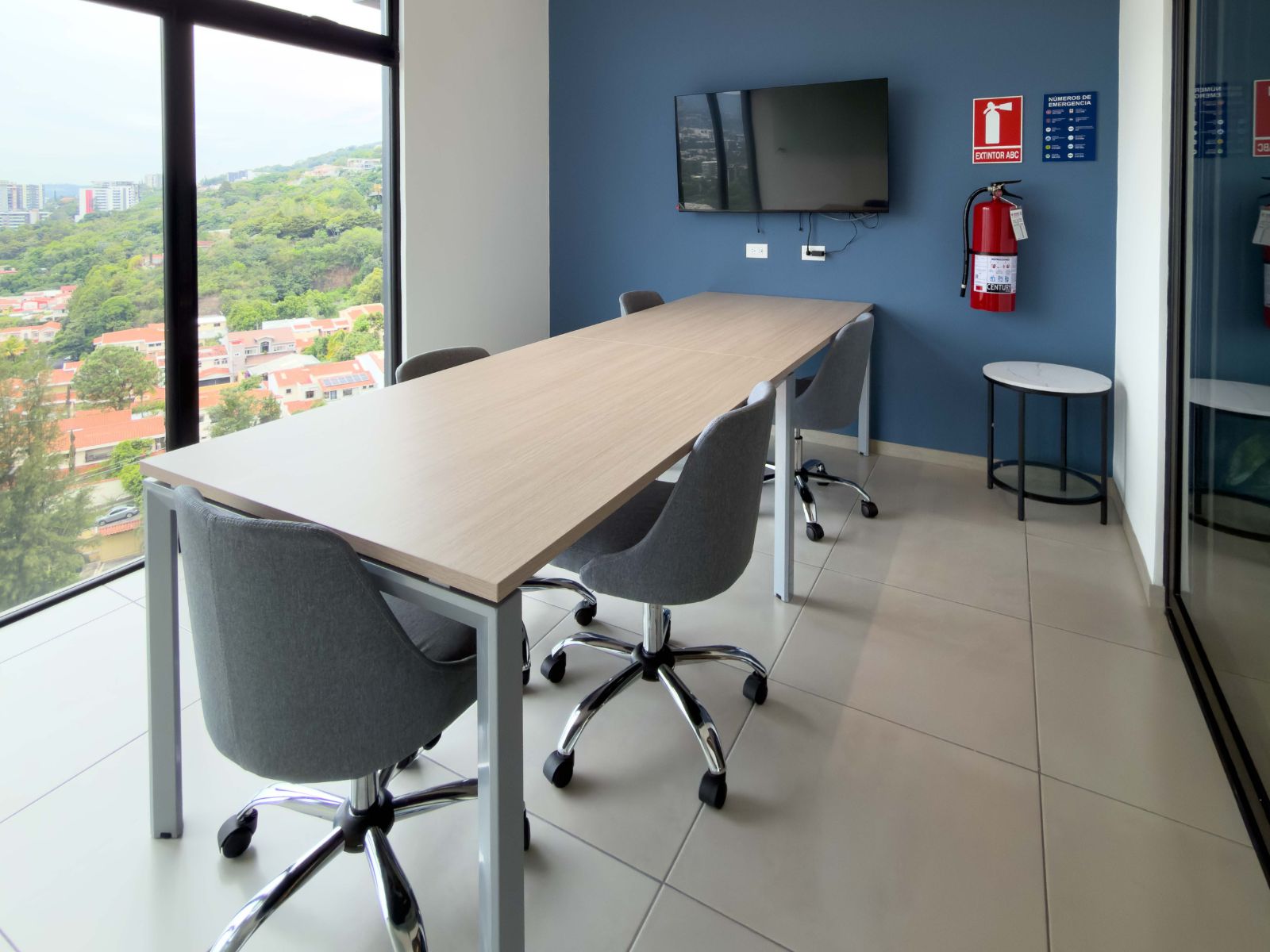 DAA852-16 APARTAMENTO EN TORRE AVITAT DÚO NIVEL 8, COLONIA ESCALÓN, SAN SALVADOR