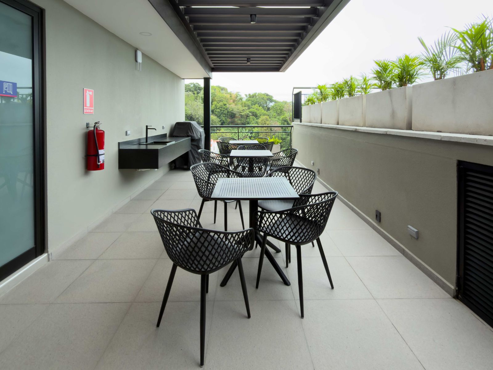 DAA851- 18 APARTAMENTO EN TORRE AVITAT DÚO NIVEL 4, COLONIA ESCALÓN, SAN SALVADOR