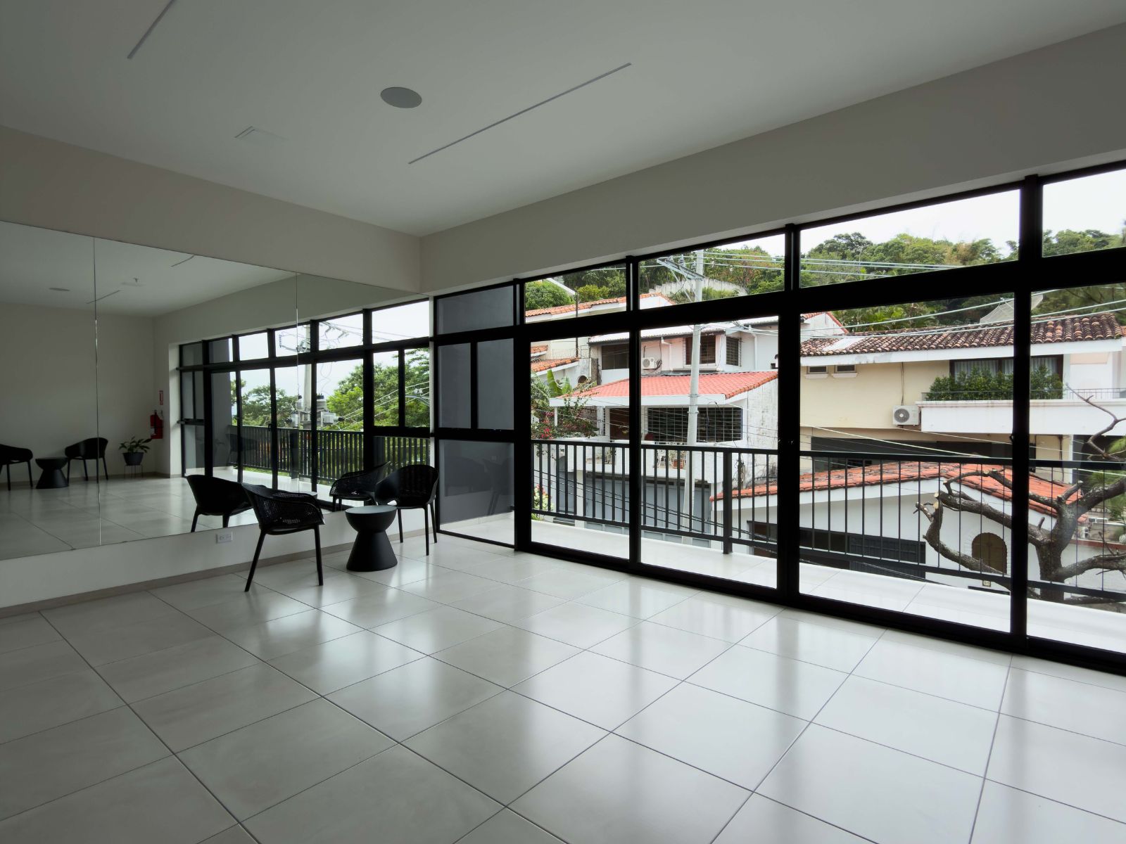 DAA851- 19 APARTAMENTO EN TORRE AVITAT DÚO NIVEL 4, COLONIA ESCALÓN, SAN SALVADOR