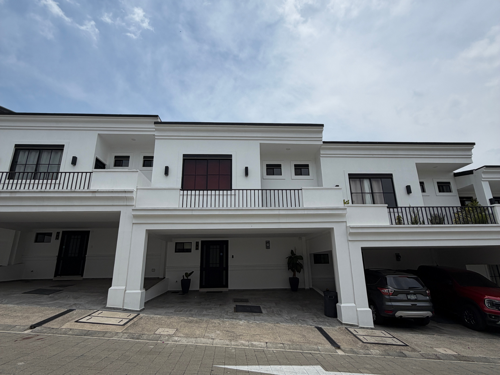 DR853-17 RESIDENCIA AMUEBLADA EN ANTIBES l, COLONIA ESCALON, SAN SALVADOR