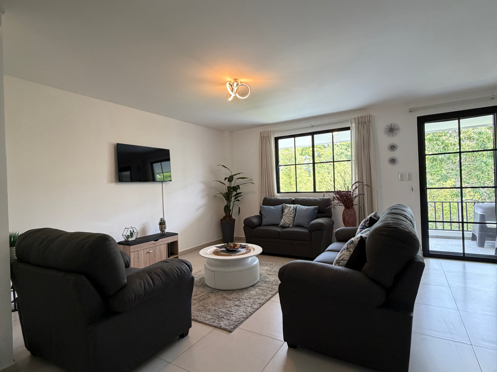 DR853-18 RESIDENCIA AMUEBLADA EN ANTIBES l, COLONIA ESCALON, SAN SALVADOR