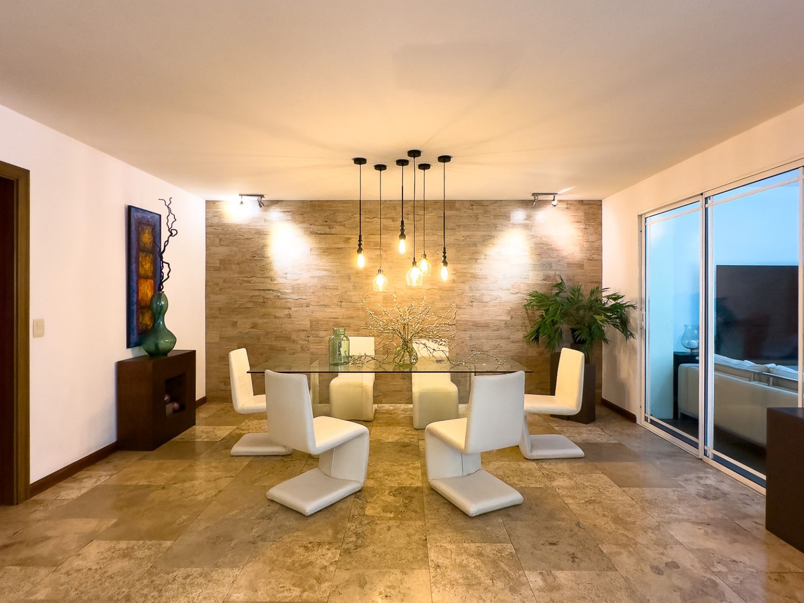RESIDENCIA EXCLUSIVA EN NUEVO CUSCATLÁN