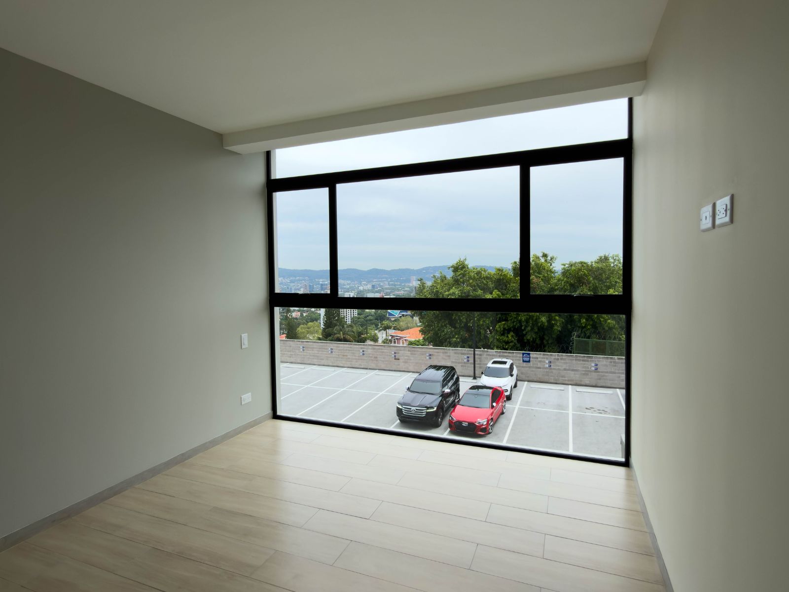 DAA851- 10 APARTAMENTO EN TORRE AVITAT DÚO NIVEL 4, COLONIA ESCALÓN, SAN SALVADOR