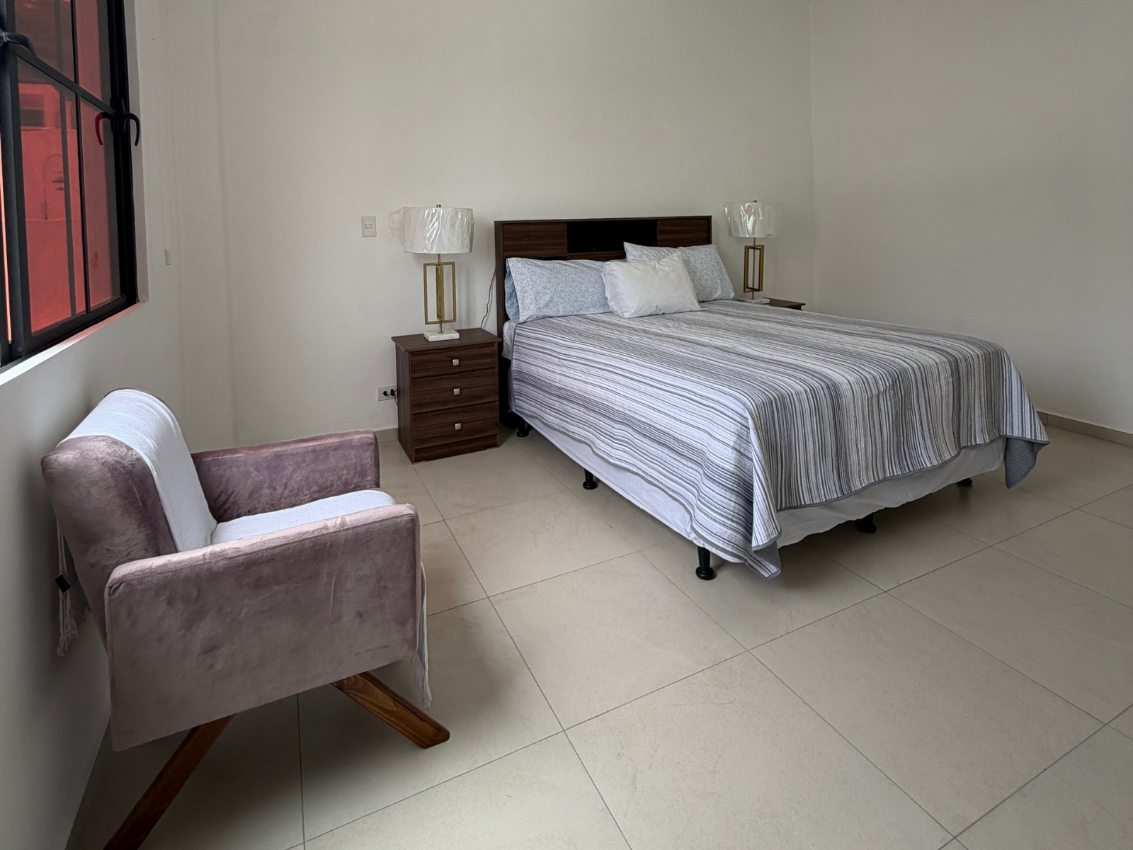 DR853-20 RESIDENCIA AMUEBLADA EN ANTIBES l, COLONIA ESCALON, SAN SALVADOR