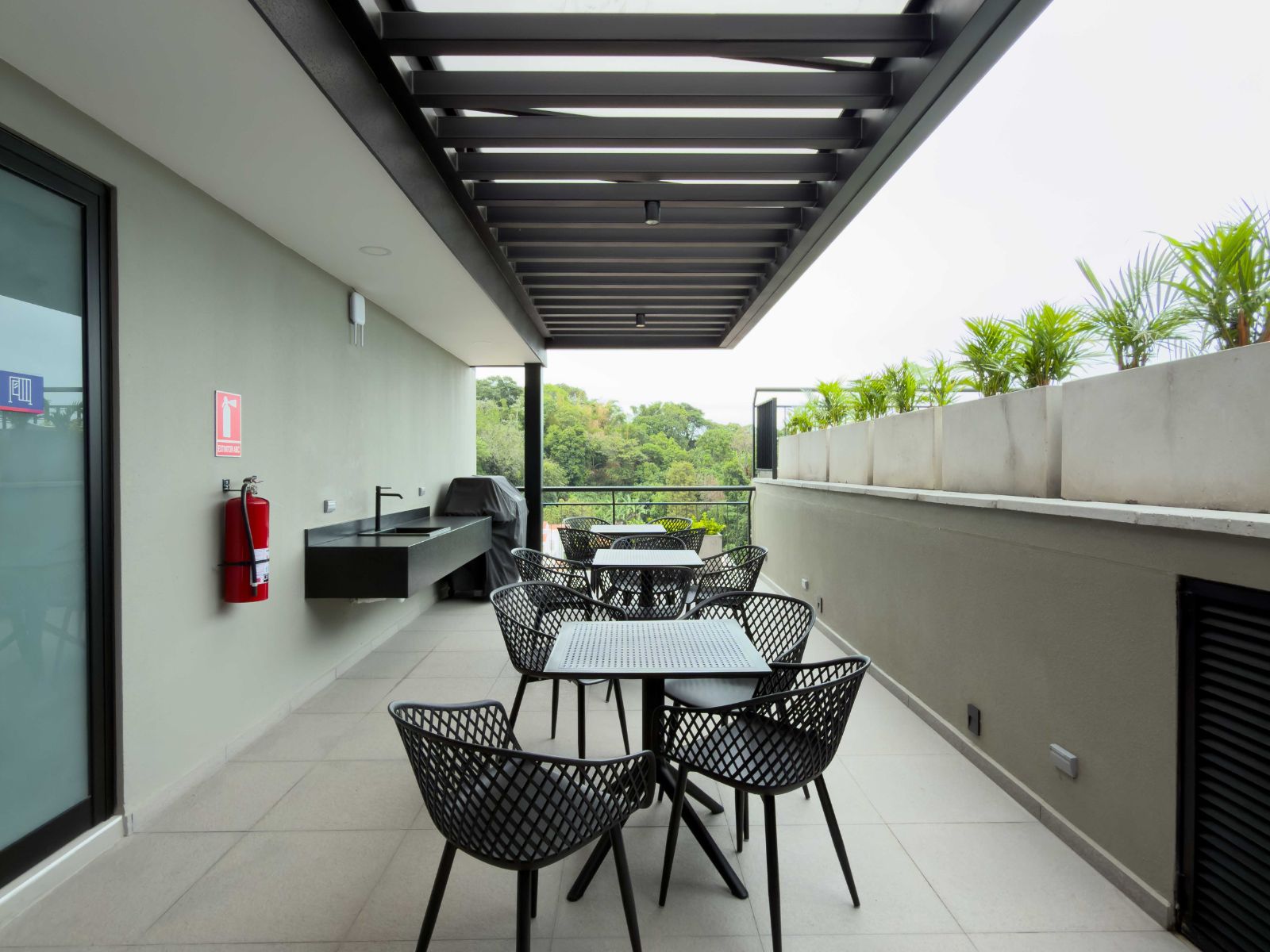 DAA852-21 APARTAMENTO EN TORRE AVITAT DÚO NIVEL 8, COLONIA ESCALÓN, SAN SALVADOR
