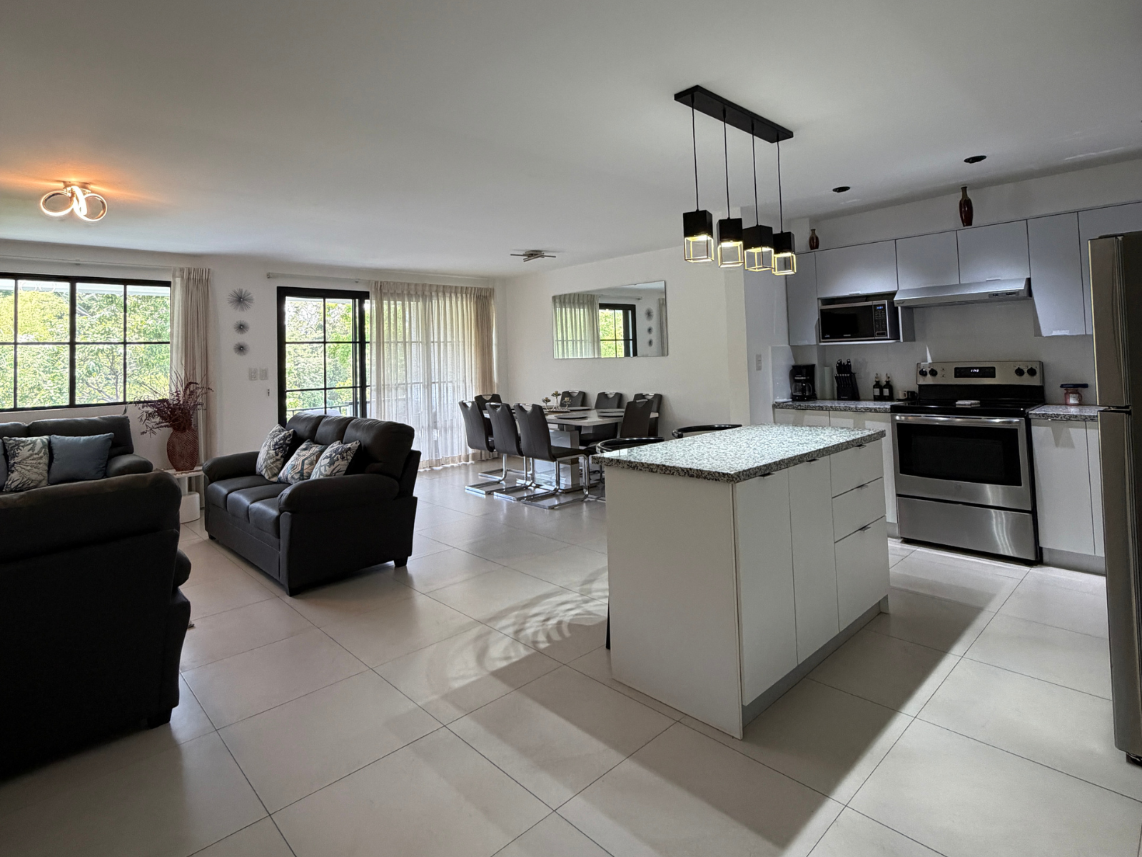 DR853-25 RESIDENCIA AMUEBLADA EN ANTIBES l, COLONIA ESCALON, SAN SALVADOR