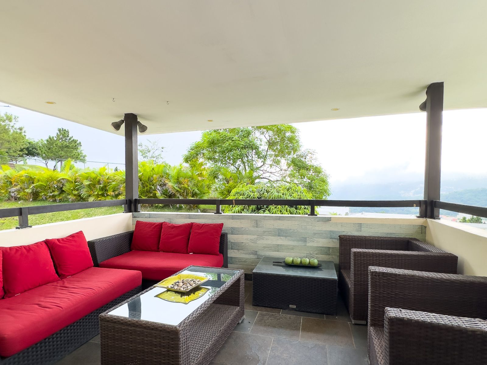 RESIDENCIA EXCLUSIVA EN NUEVO CUSCATLÁN
