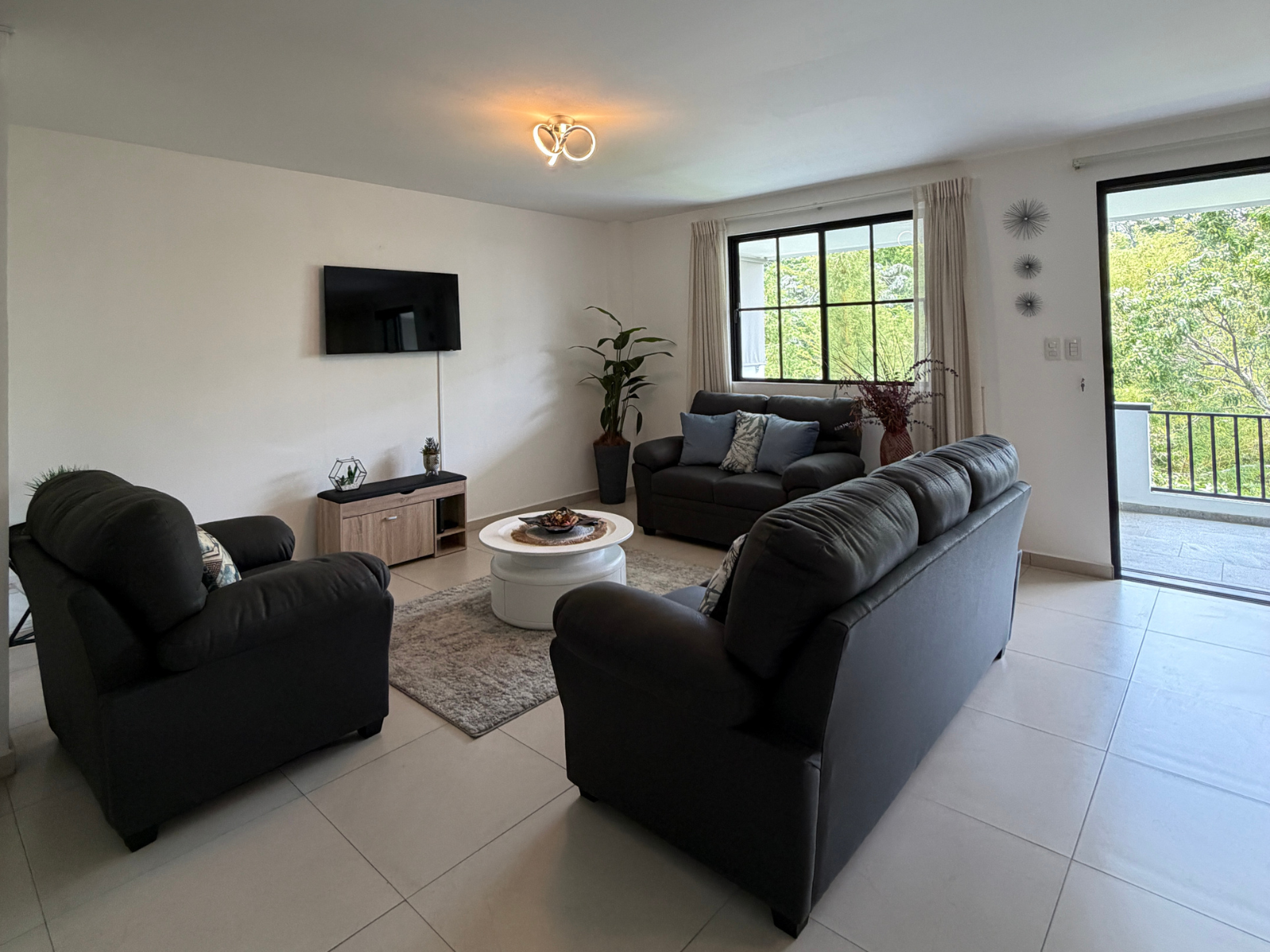 DR853-3 RESIDENCIA AMUEBLADA EN ANTIBES l, COLONIA ESCALON, SAN SALVADOR