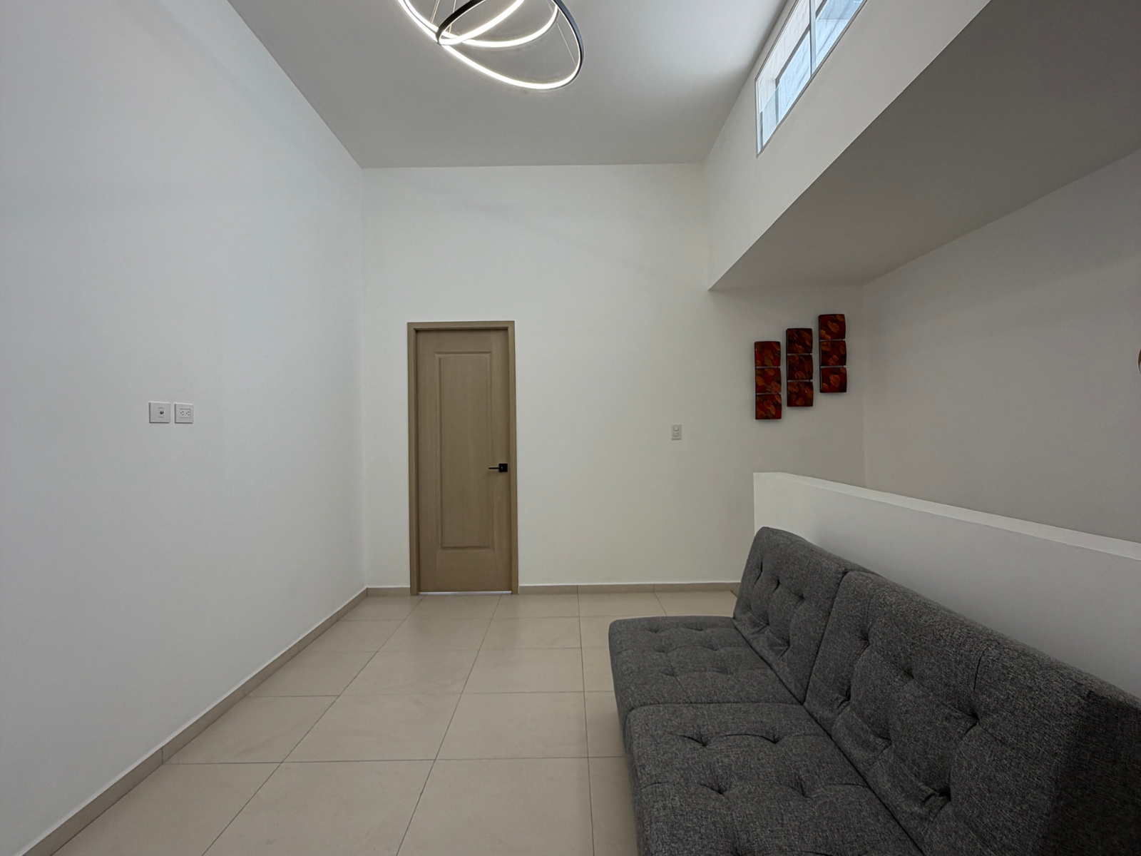 DR853-33 RESIDENCIA AMUEBLADA EN ANTIBES l, COLONIA ESCALON, SAN SALVADOR