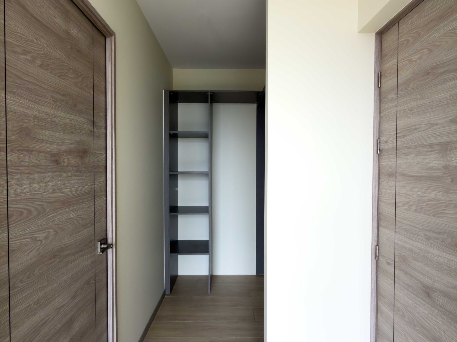 DAA852-8 APARTAMENTO EN TORRE AVITAT DÚO NIVEL 8, COLONIA ESCALÓN, SAN SALVADOR