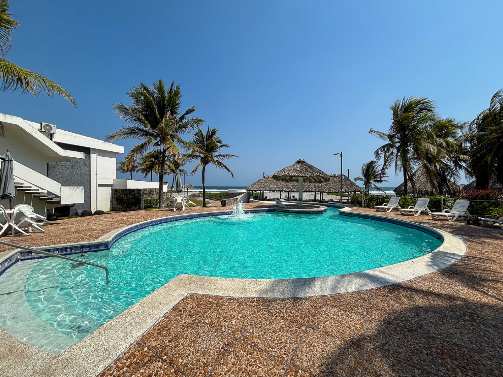 DA848-10 CONDOMINIO EN SUITES JALTEPEQUE, LA COSTA DEL SOL, LA PAZ