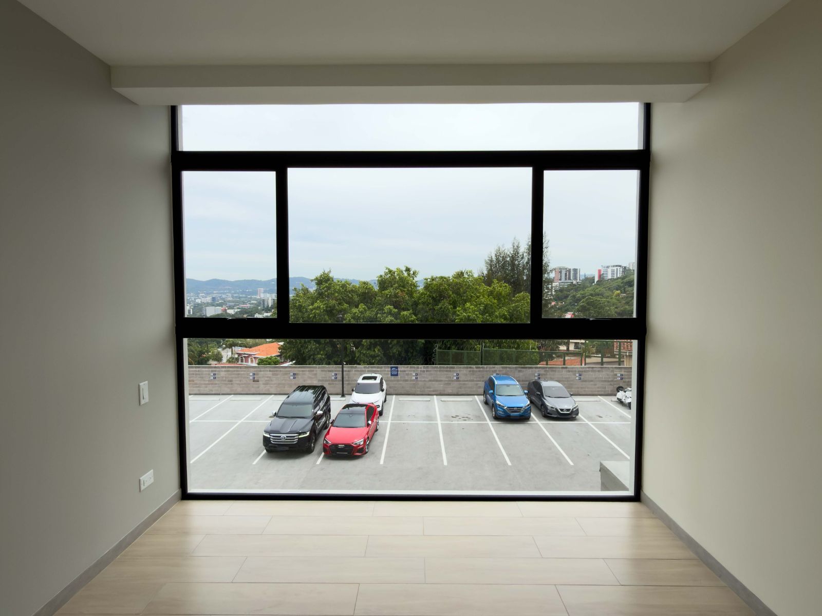 DAA851- 8 APARTAMENTO EN TORRE AVITAT DÚO NIVEL 4, COLONIA ESCALÓN, SAN SALVADOR
