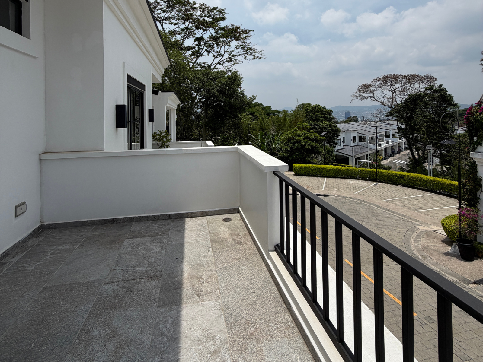DR853-9 RESIDENCIA AMUEBLADA EN ANTIBES l, COLONIA ESCALON, SAN SALVADOR