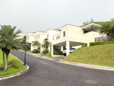RESIDENCIA EXCLUSIVA EN NUEVO CUSCATLÁN