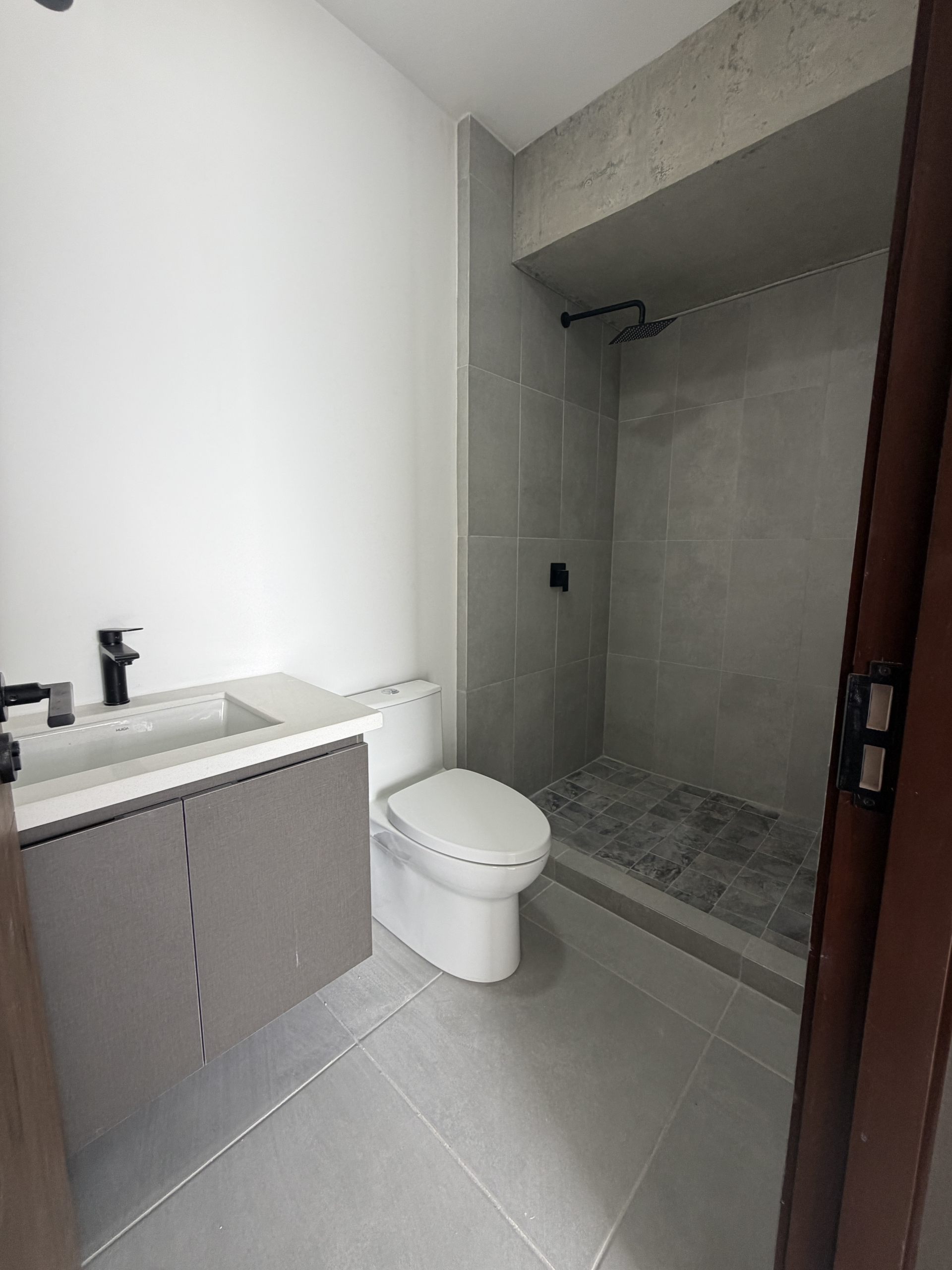 DAA850-12 APARTAMENTO CON LÍNEA BLANCA EN ART HAUS, SAN BENITO, SAN SALVADOR