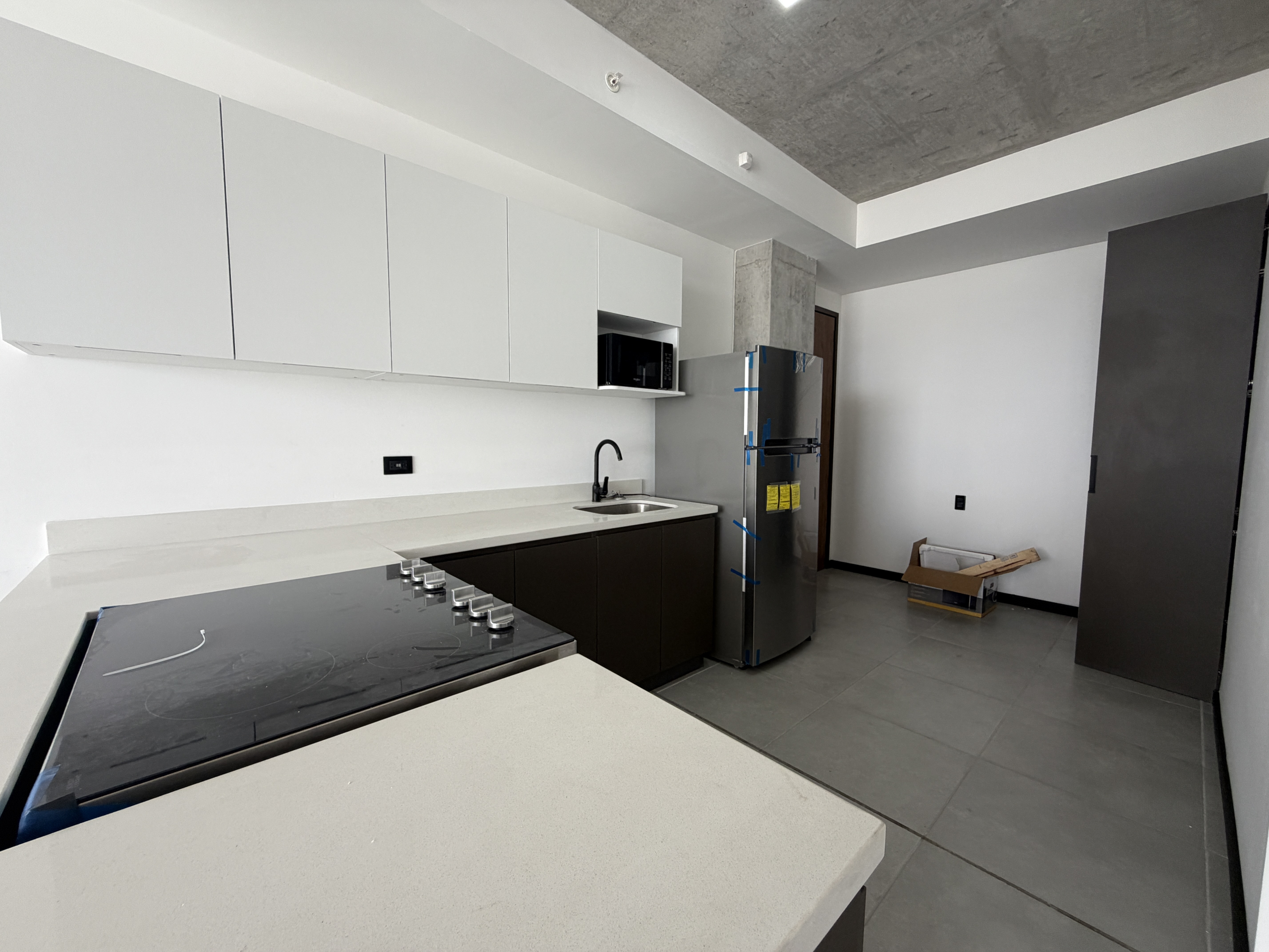 DAA850-4 APARTAMENTO CON LÍNEA BLANCA EN ART HAUS, SAN BENITO, SAN SALVADOR