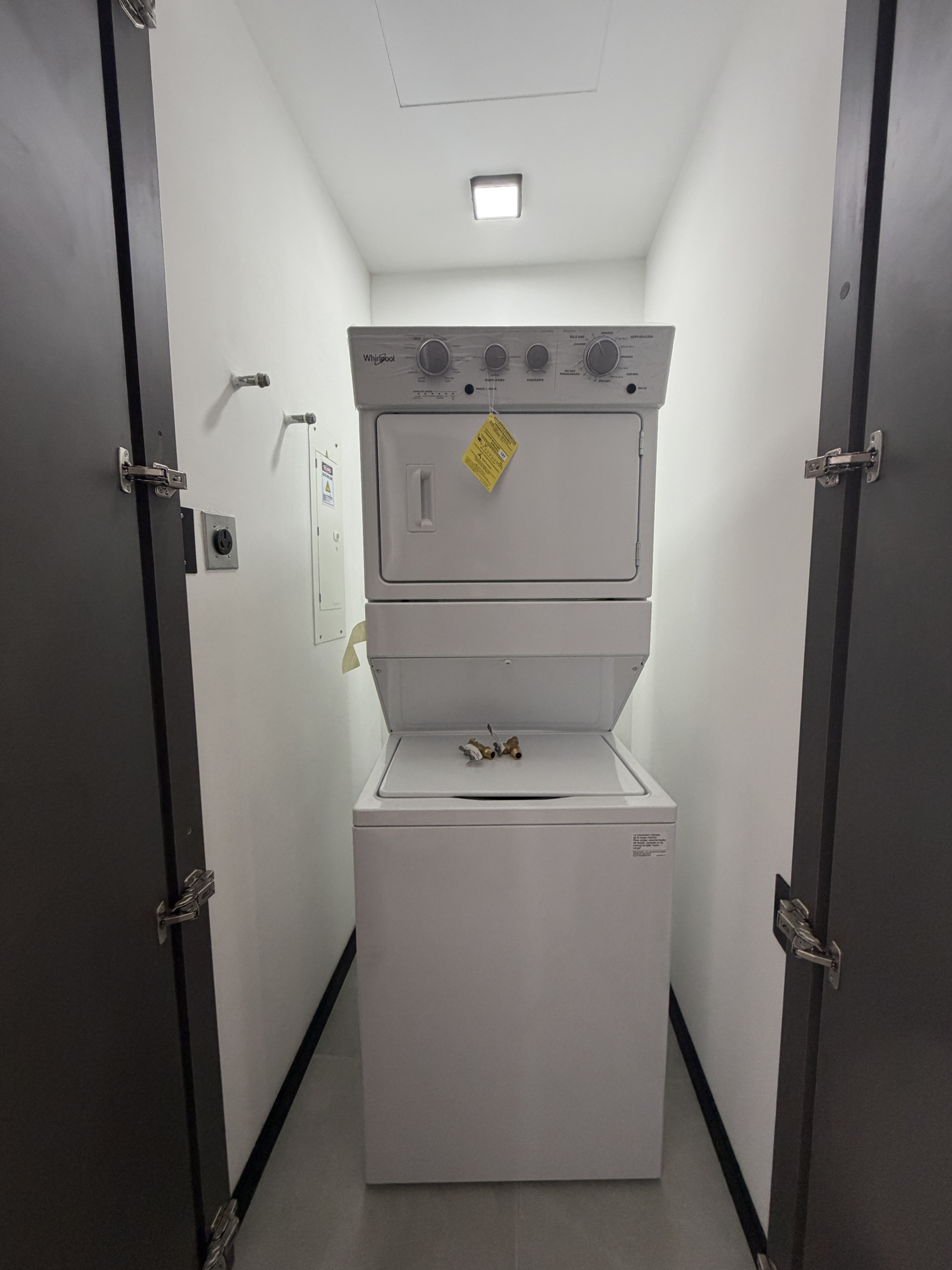 DAA850-10 APARTAMENTO CON LÍNEA BLANCA EN ART HAUS, SAN BENITO, SAN SALVADOR