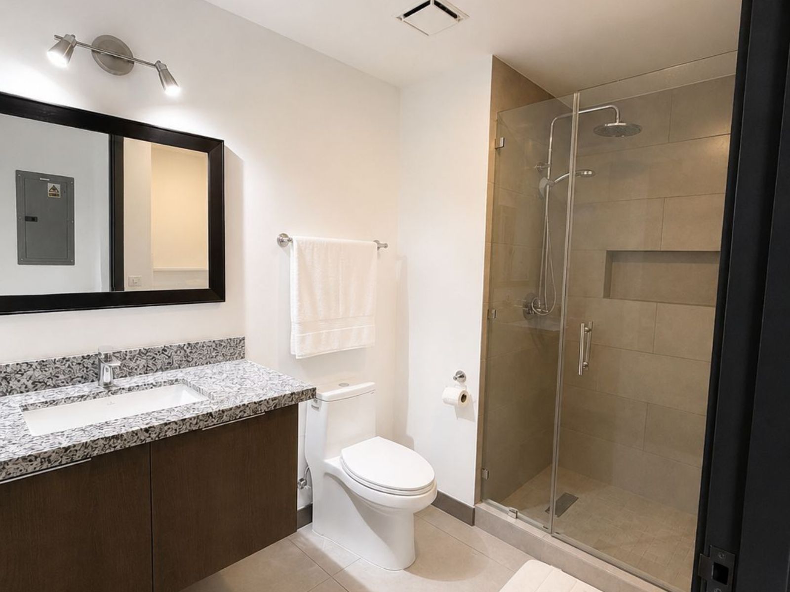 DAA857-10 APARTAMENTO EN PUERTA DEL ALMA lll, ANTIGUO CUSCATLAN, LA LIBERTAD
