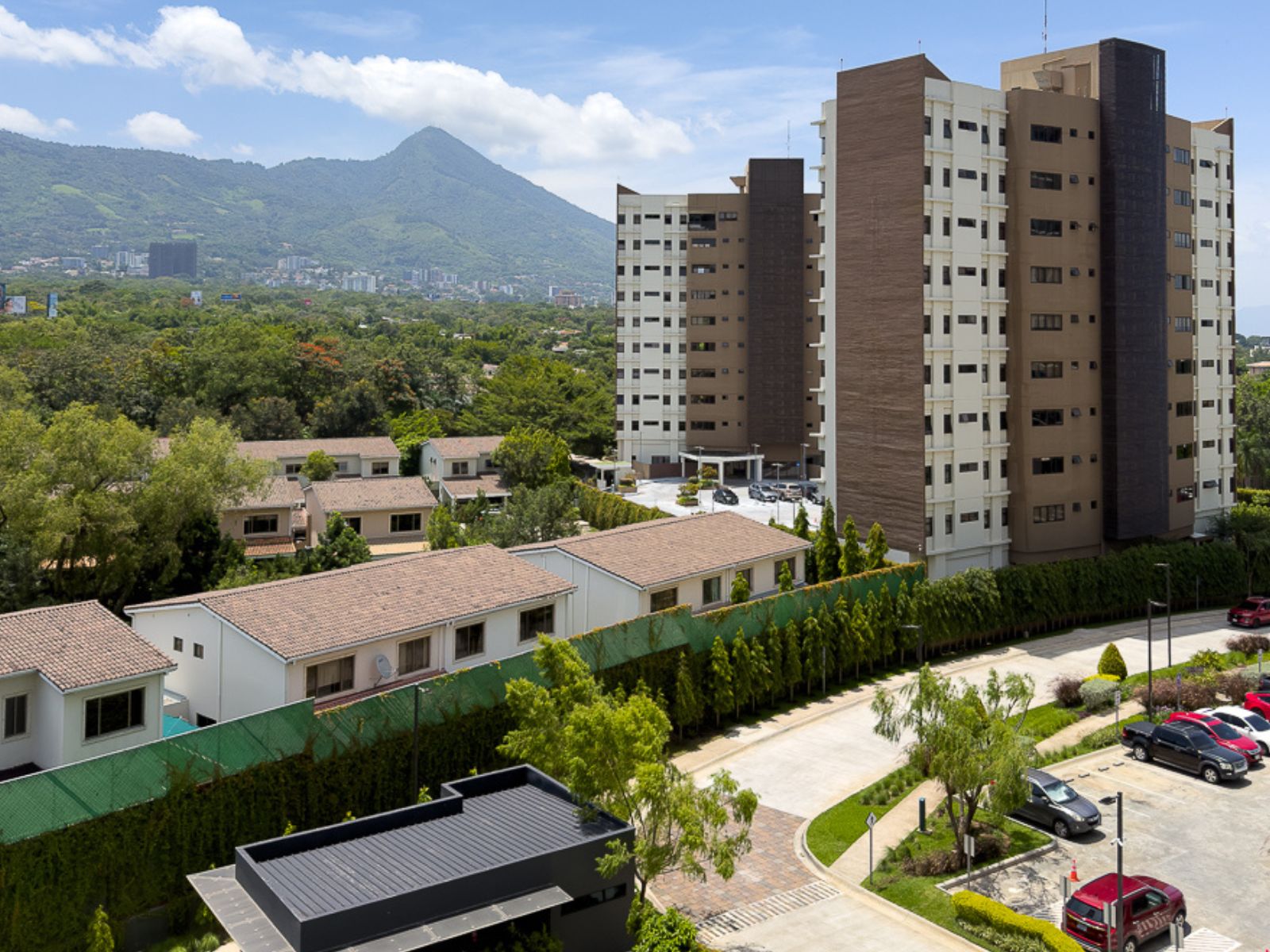 DAA857-12 APARTAMENTO EN PUERTA DEL ALMA lll, ANTIGUO CUSCATLAN, LA LIBERTAD