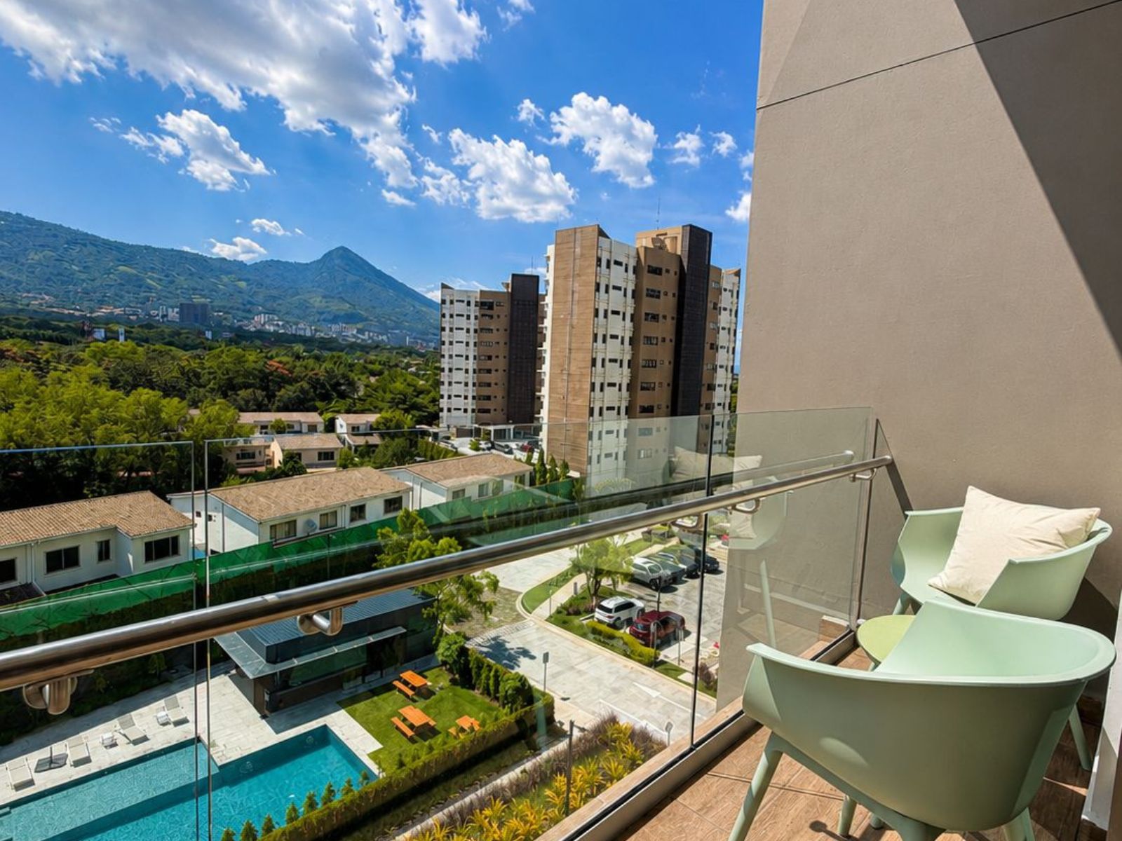 DAA857-21 APARTAMENTO EN PUERTA DEL ALMA lll, ANTIGUO CUSCATLAN, LA LIBERTAD