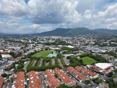 LOCAL COMERCIAL EN C.C ZACAMIL, SAN SALVADOR